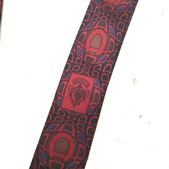 Gucci Men’s Red D Geometric Print Tie - Picture 4 of 6